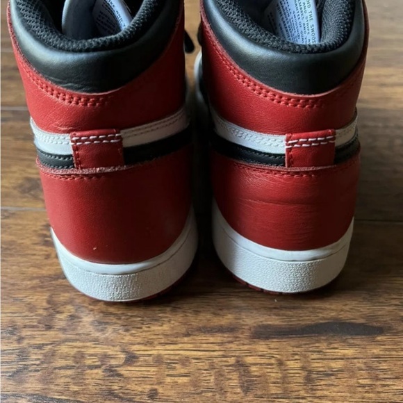 Authentic Jordan 1 Retro High Black Toe 6.5Y OG 2016